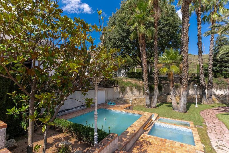7 bedroom Villa for sale