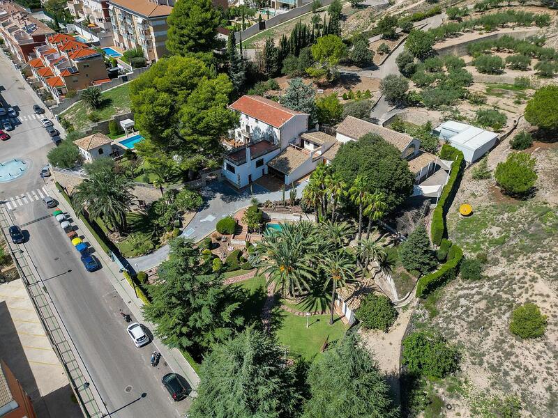 7 bedroom Villa for sale
