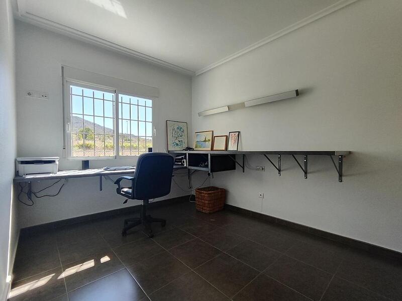 4 Cuarto Villa en venta
