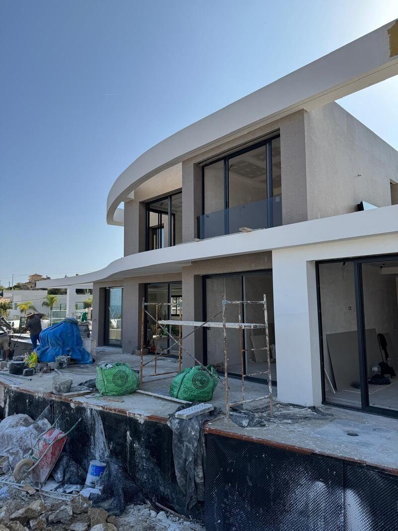 4 Cuarto Villa en venta