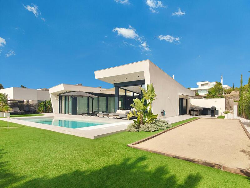 Villa for sale in Las Colinas Golf, Alicante