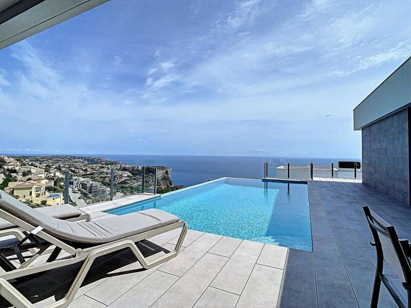 вилла продается в Cumbre del Sol, Alicante