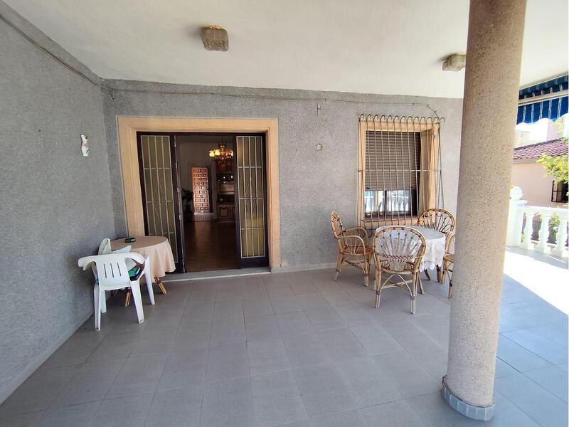 4 Schlafzimmer Villa zu verkaufen