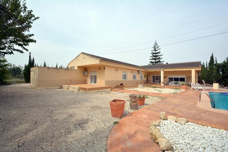 4 bedroom Country House for sale