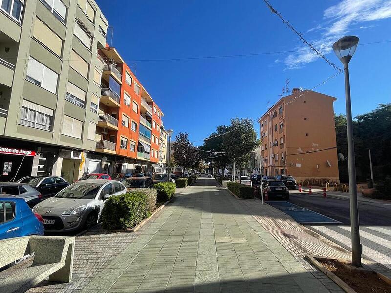 4 спальная комната квартира продается