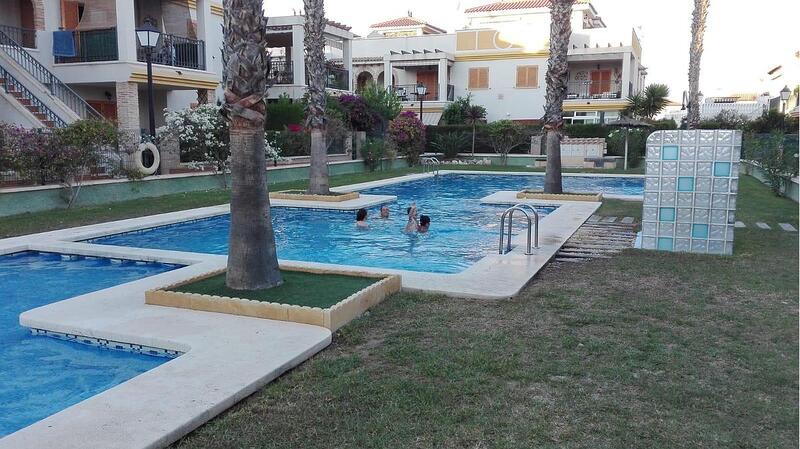 Gezinswoning Te koop in Daya Vieja, Alicante