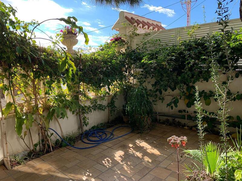 4 slaapkamer Gezinswoning Te koop