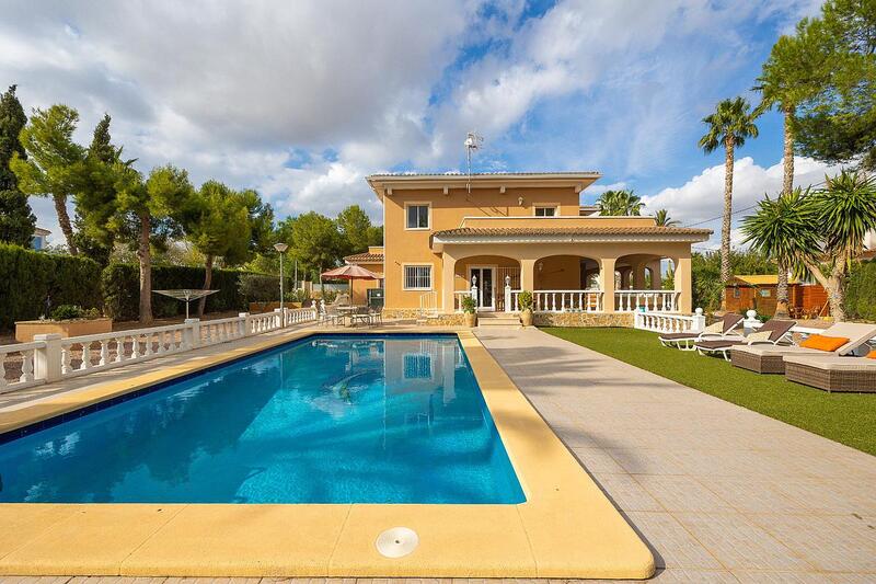 Villa til salg i Aspe, Alicante
