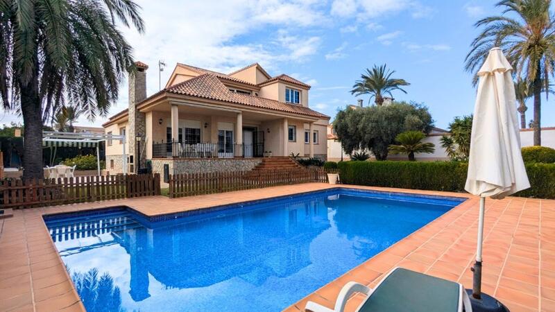 Villa Te koop in Mil Palmeras, Alicante