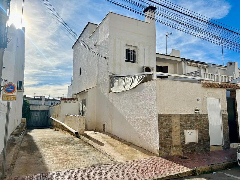 Adosado en venta en Torrevieja, Alicante