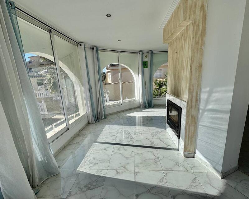 4 Cuarto Villa en venta