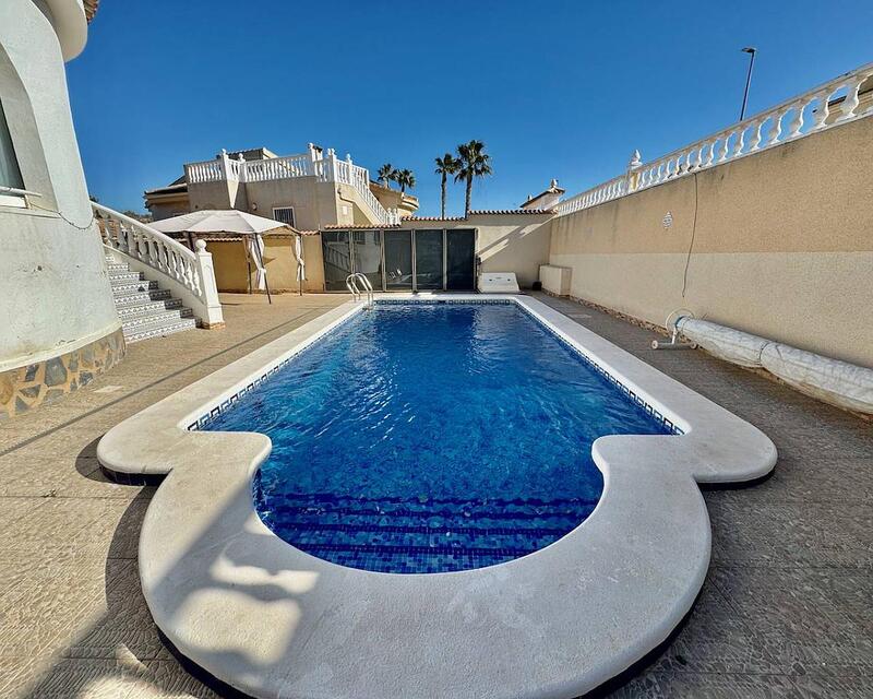 4 Cuarto Villa en venta