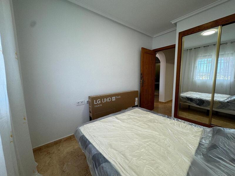 2 slaapkamer Gezinswoning Te koop