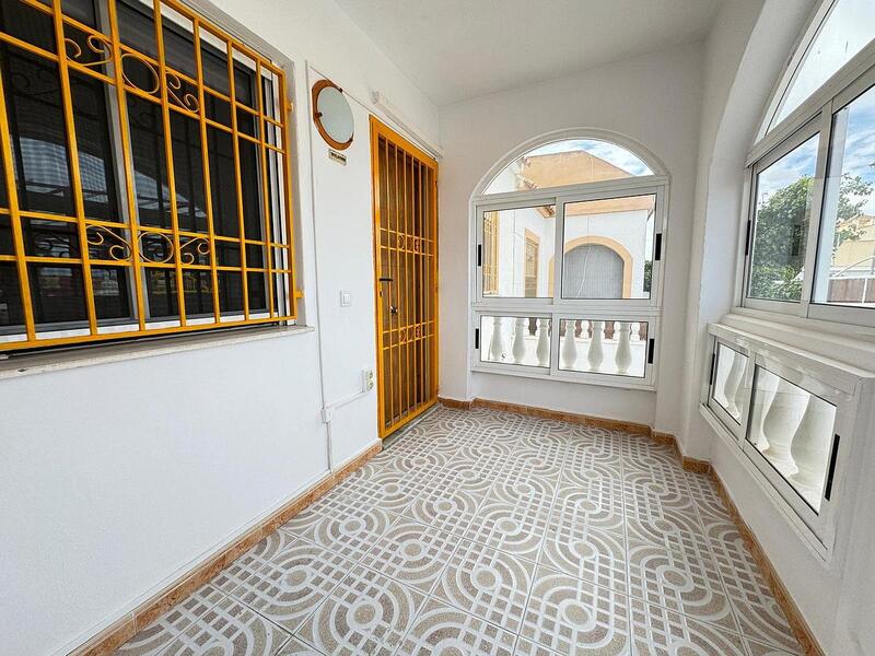 2 slaapkamer Gezinswoning Te koop