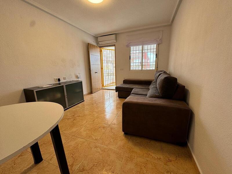 2 slaapkamer Gezinswoning Te koop
