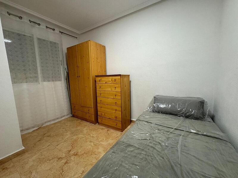 2 slaapkamer Gezinswoning Te koop