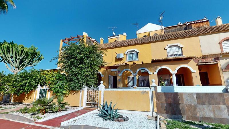 Villa en venta en Los Narejos, Murcia