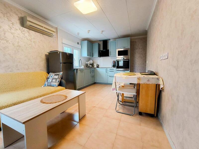 2 slaapkamer Gezinswoning Te koop
