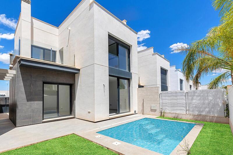 Villa for sale in Torrevieja, Alicante