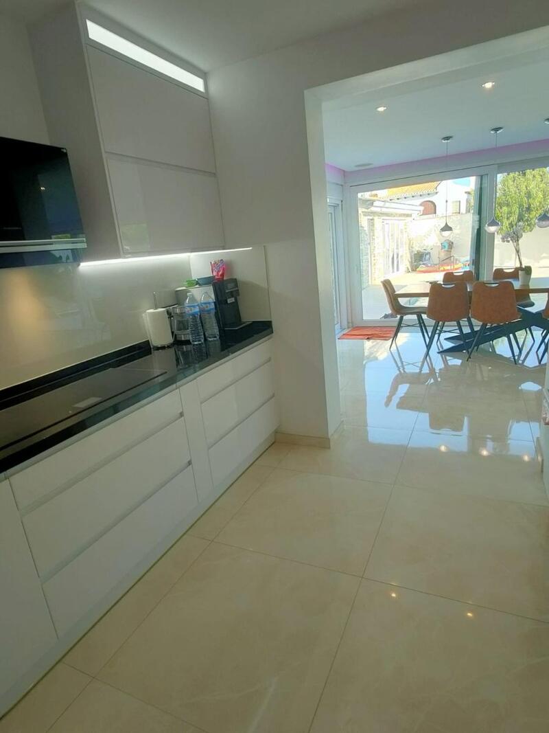 4 Schlafzimmer Villa zu verkaufen