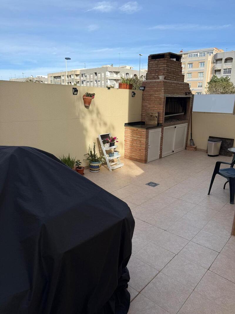 3 Schlafzimmer Stadthaus zu verkaufen