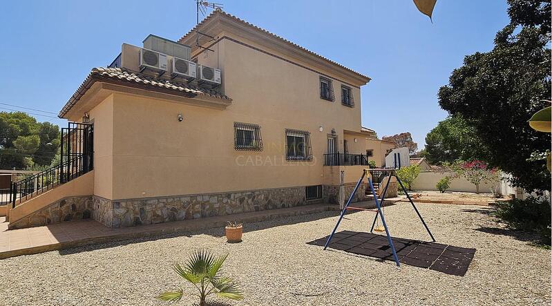 5 bedroom Villa for sale