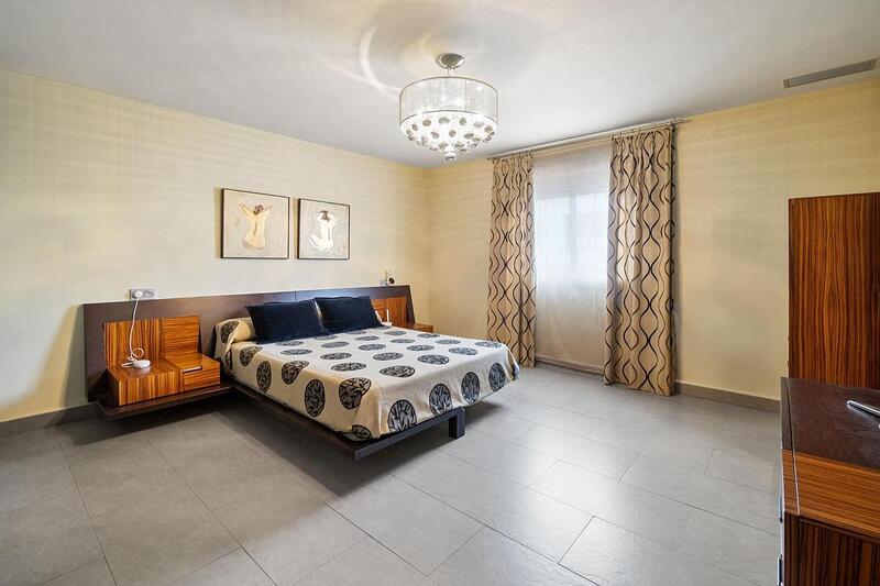 4 Cuarto Villa en venta