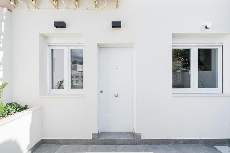 3 slaapkamer Gezinswoning Te koop