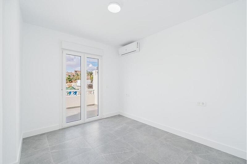 3 slaapkamer Gezinswoning Te koop