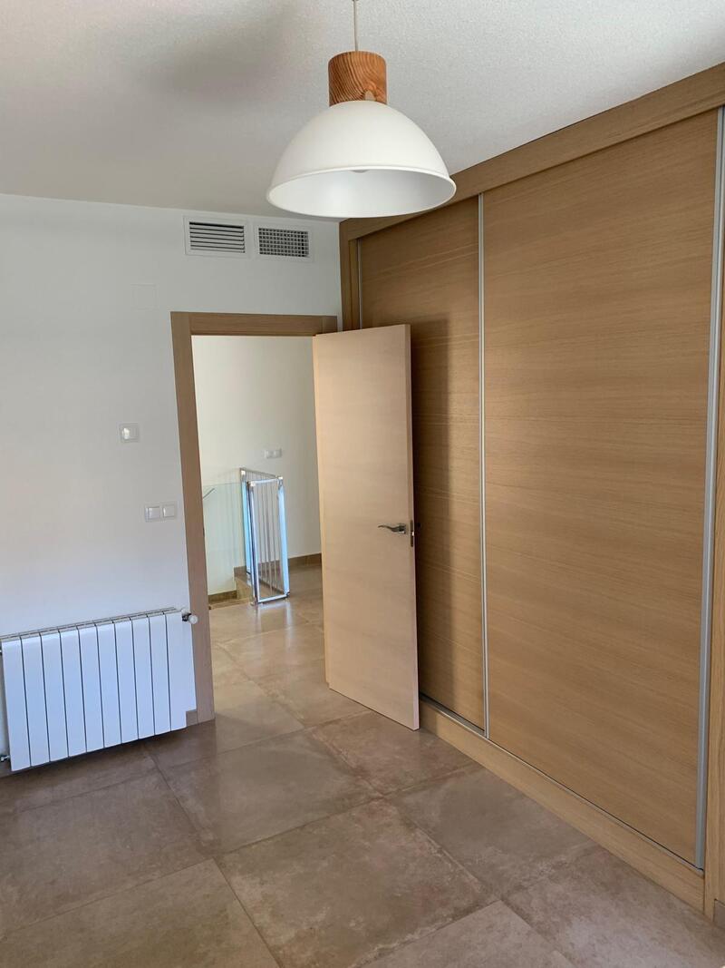 5 slaapkamer Gezinswoning Te koop