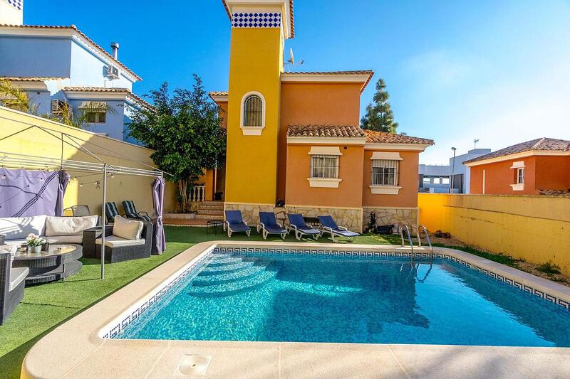 Villa till salu i Orihuela Costa, Alicante
