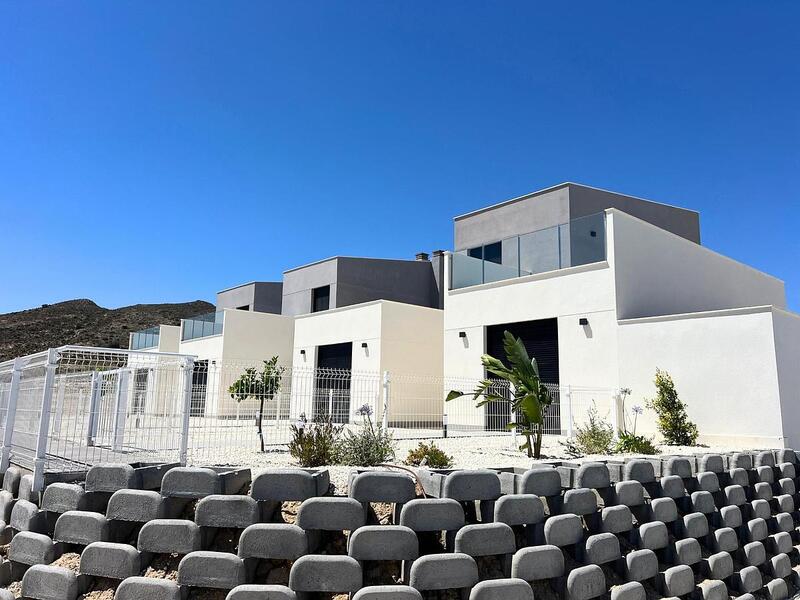3 bedroom Townhouse for sale