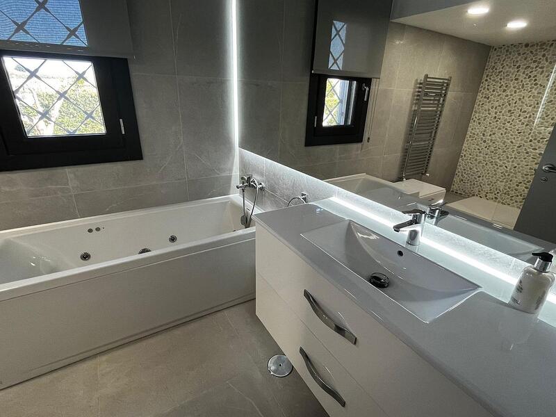 4 Cuarto Villa en venta