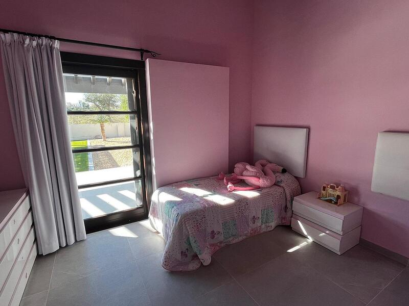 4 Cuarto Villa en venta