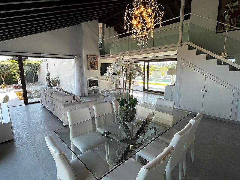 4 Cuarto Villa en venta