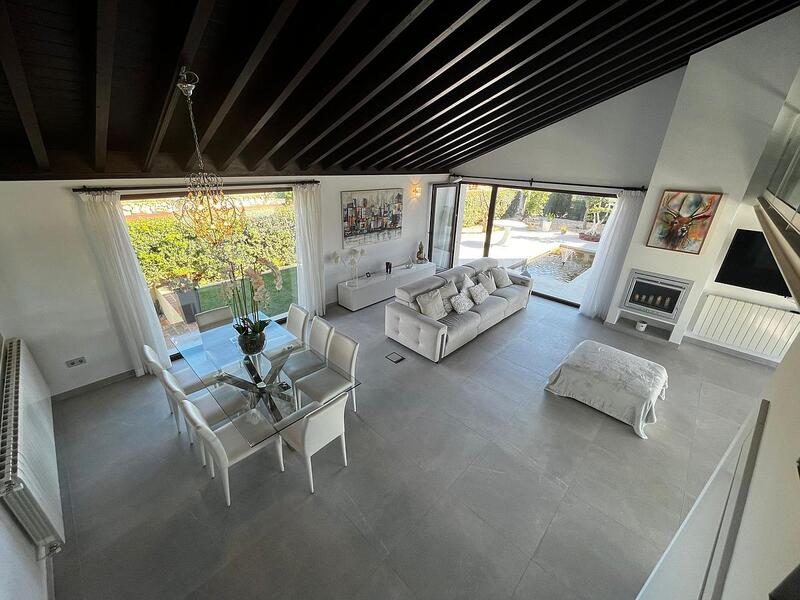 4 Cuarto Villa en venta