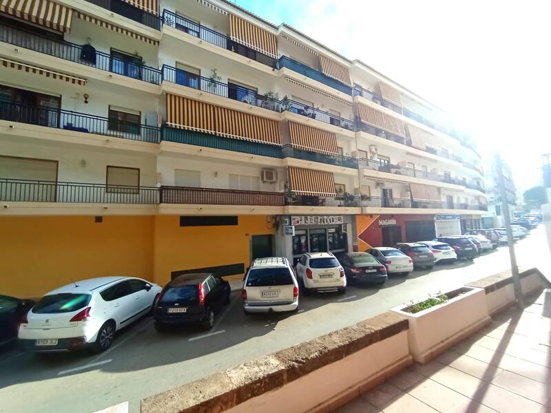 4 bedroom Apartment for sale