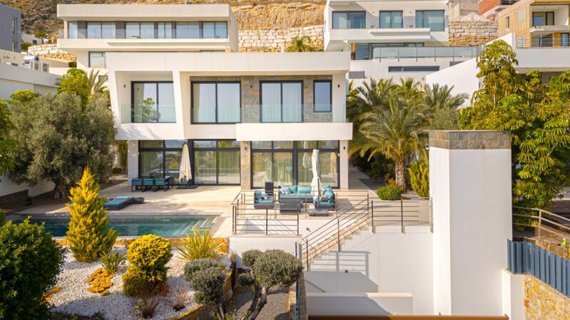 Villa for sale in Finestrat, Alicante
