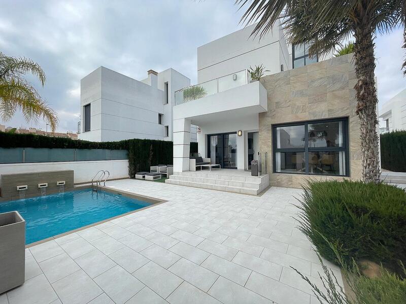 Villa til salg i Ciudad Quesada, Alicante