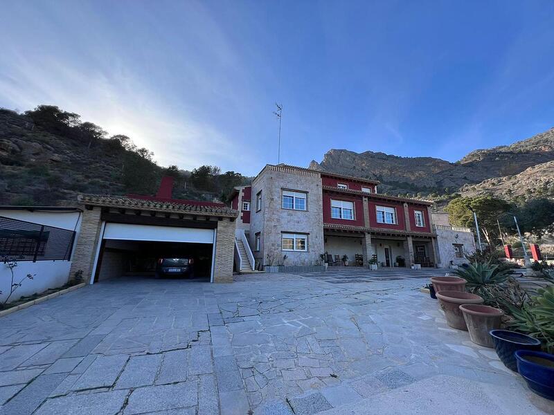 4 Cuarto Villa en venta