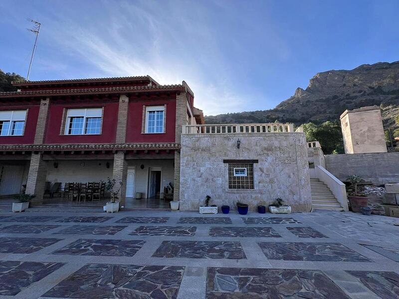 4 Cuarto Villa en venta