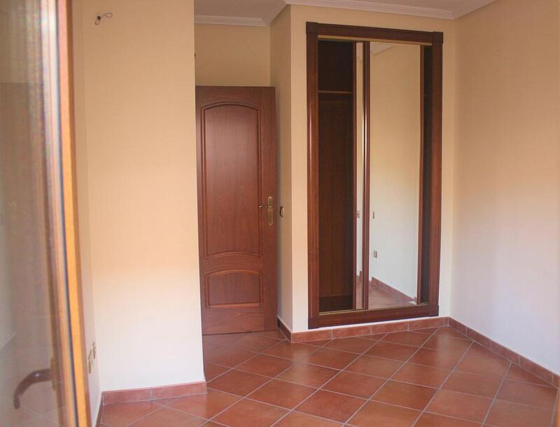 3 slaapkamer Gezinswoning Te koop