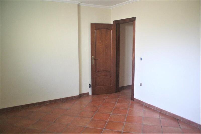 3 slaapkamer Gezinswoning Te koop