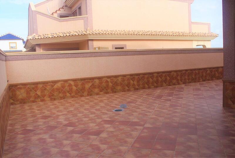 3 slaapkamer Gezinswoning Te koop