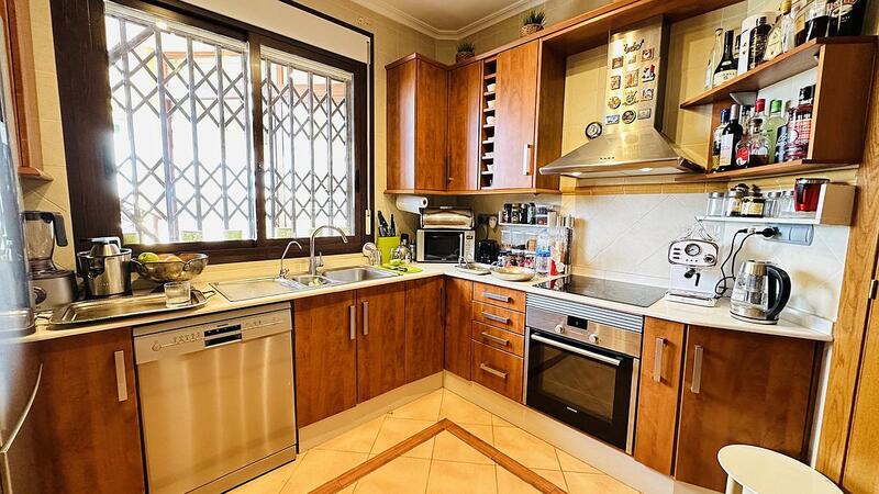 4 Cuarto Villa en venta