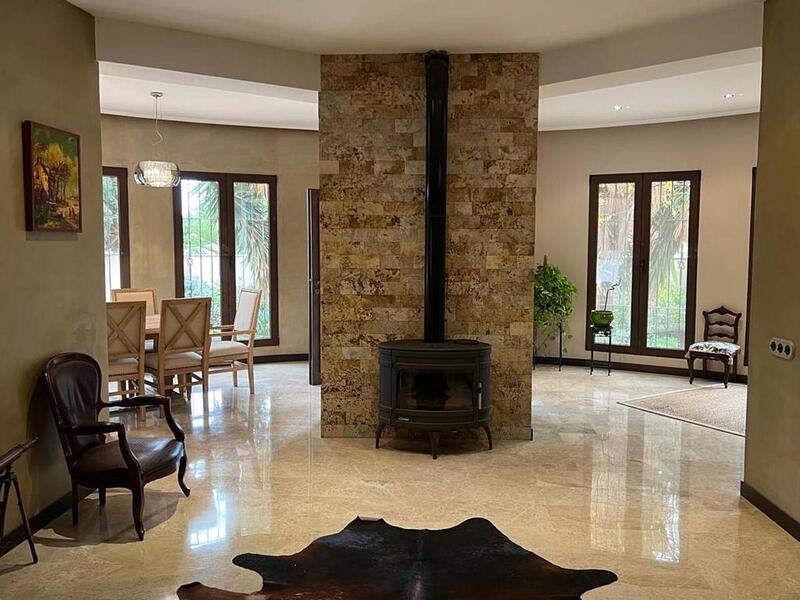 6 bedroom Villa for sale
