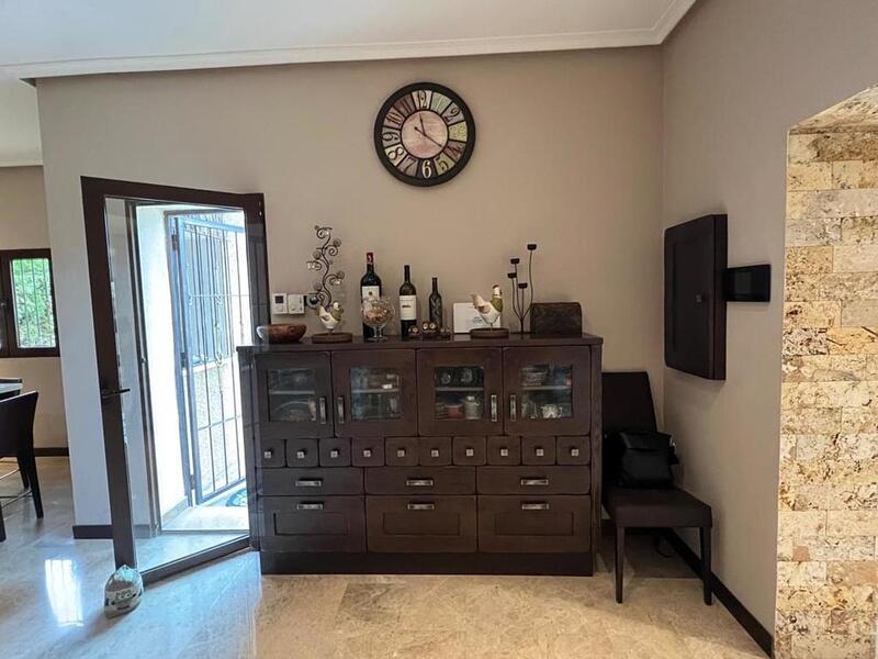 6 bedroom Villa for sale