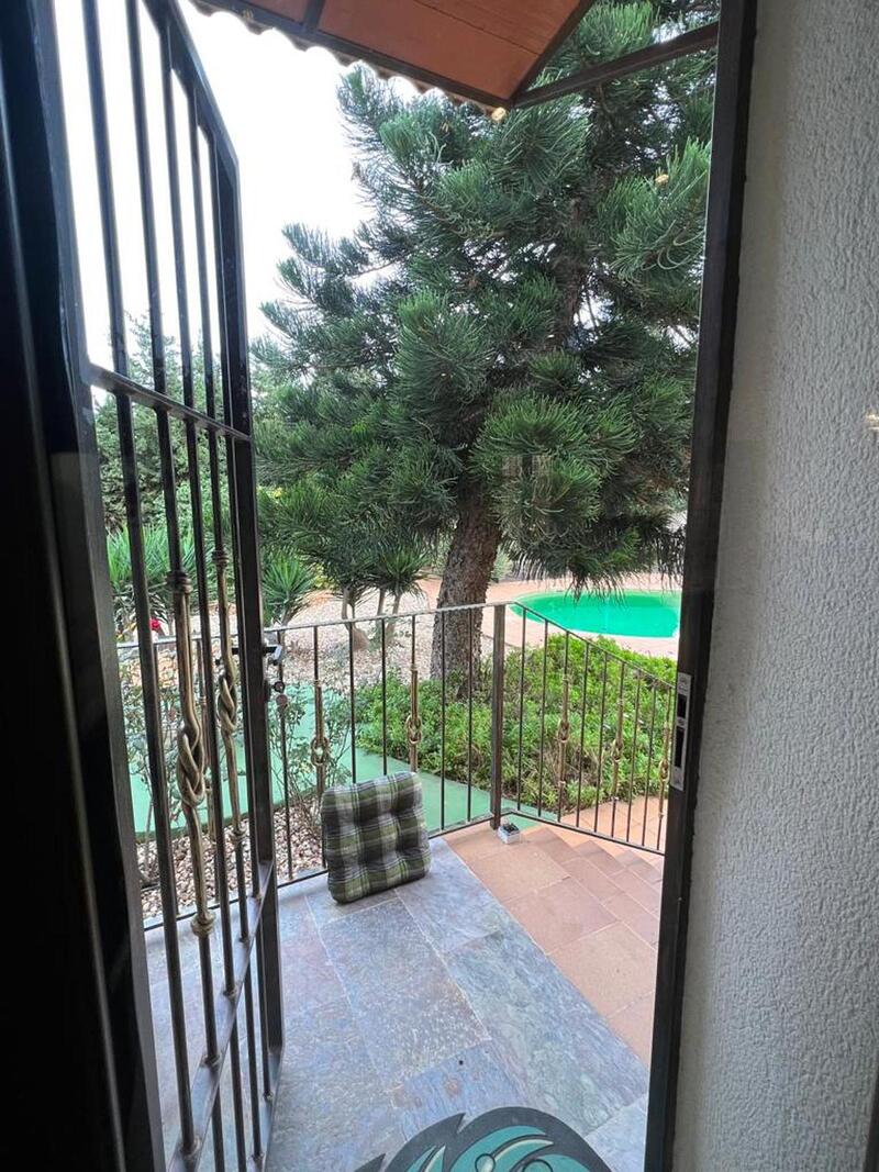 6 bedroom Villa for sale