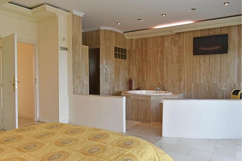 5 bedroom Villa for sale