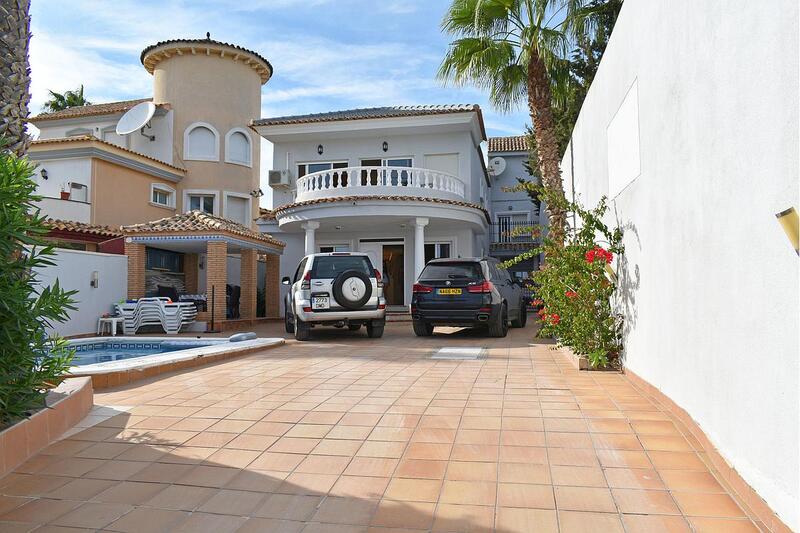 5 bedroom Villa for sale